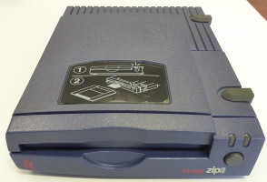 Iomega ZIP 100 SCSI (COM.ALM.MAC.0014.D) (1994)